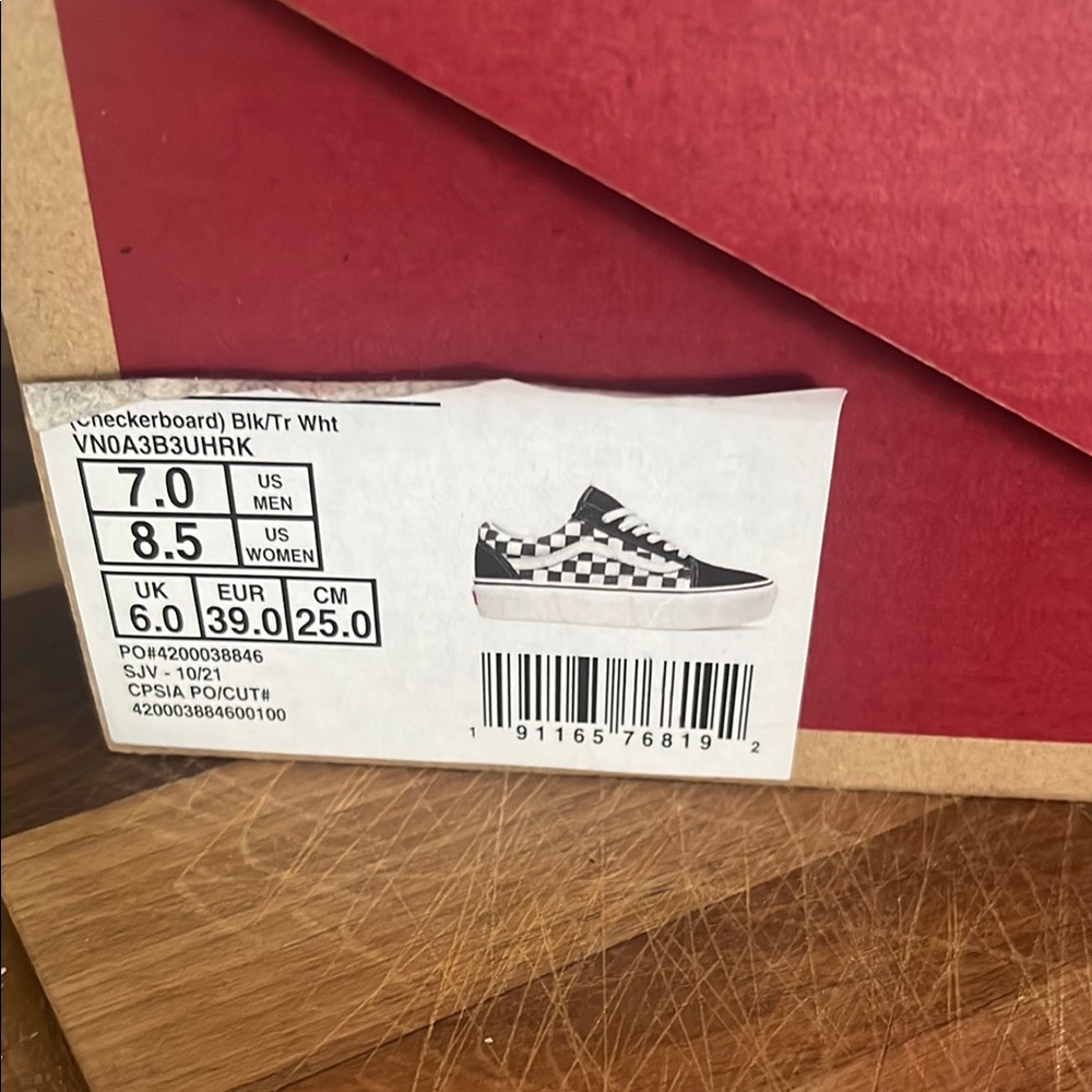 Vans Classic Checkered Skate Shoes - Picture 2 of 7